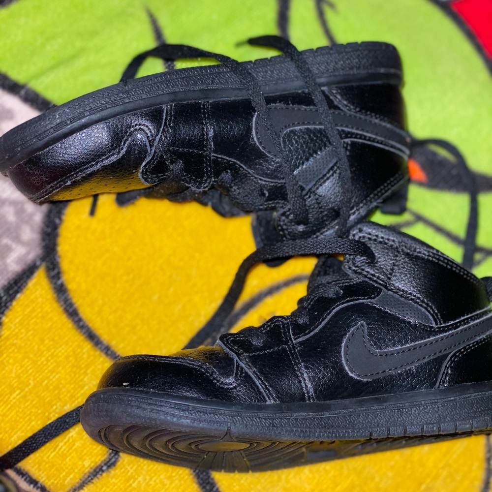 Jordan Retro 1 - Picture 2 of 4